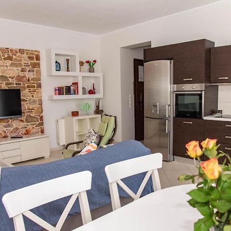 Lydia'S Apartments Mármaron Extérieur photo
