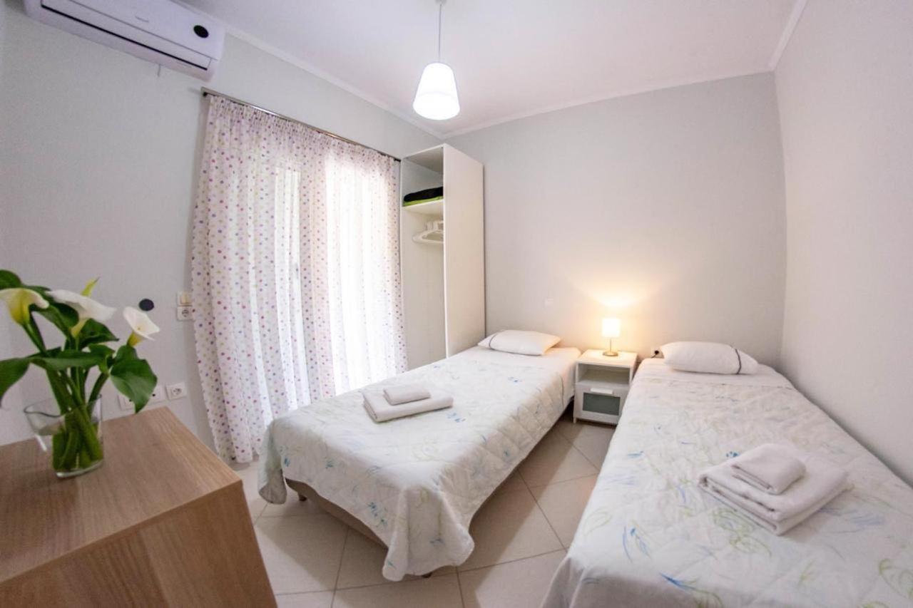Lydia'S Apartments Mármaron Extérieur photo